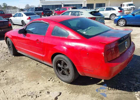 2007 Ford Mustang V6 Deluxe/V6 Premium z USA, uszkodzony, nr VIN 1ZVFT80N675294137